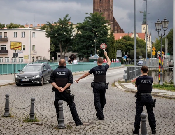Controale reintroduse la frontiera germano-poloneză FOTO: X