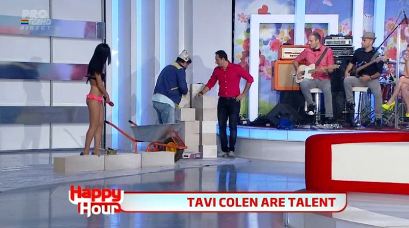 Tavi Colen s-a străduit din greu să termine zidul din platoul Happy Hour (captură: PRO TV)