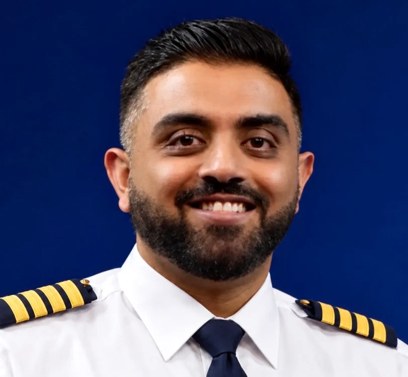 Căpitanul Smit Machchhar, pilotul avionului flydubai. 