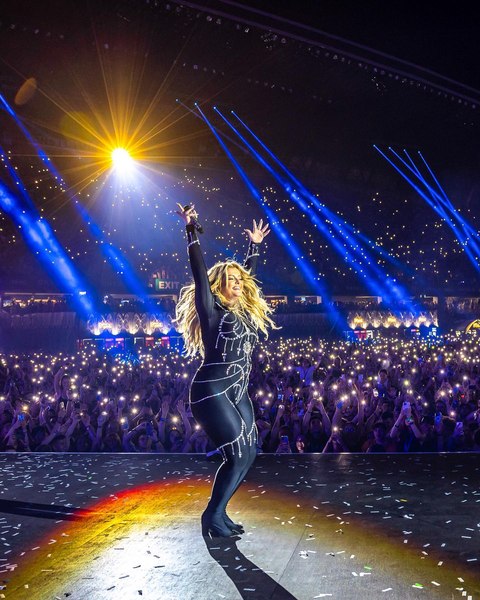 UNTOLD 2023. Ava Max și Bebe Rexha au incendiat Cluj Arena. Fetele au fost responsabile cu spectacolul în prima noapte de festival VIDEO