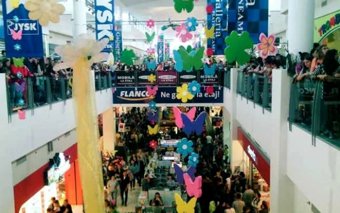 Concertul Carla's Dreams a umplut până la refuz complexul comercial FOTO: facebook