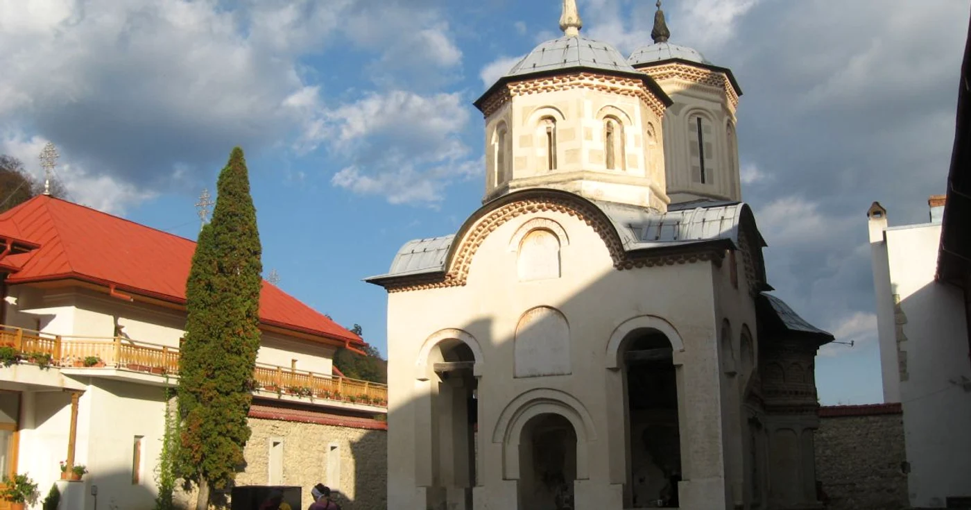 Mânăstirea Arnota a fost ridicată între 1633-1636. Foto Adevarul