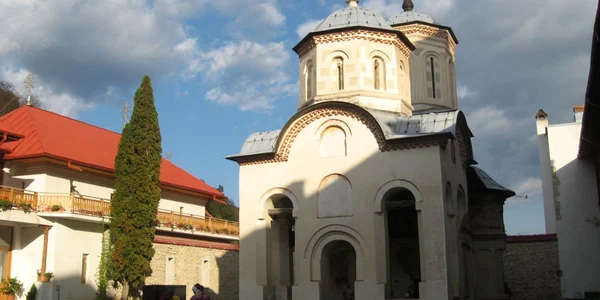 Mănăstirea Arnota, locul unde a fost înmormântat Matei Basarab