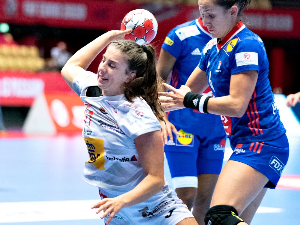 Jennifer Gutierrez Bermejo s-a specializat ca extremă stânga (Foto: EPA-EFE)