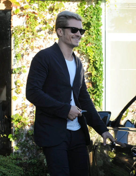 Orlando Bloom Gets Haircut And Color In West Hollywood jpeg