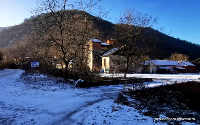 Calea ferată trecea prin vecinătatea Furnalului de la Govâjdia. Foto: ADEVĂRUL