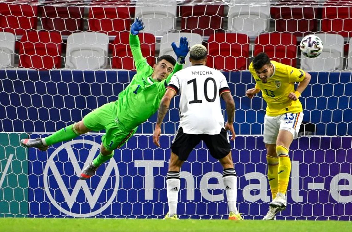 
    Andrei Vlad a fost îngerul nostru păzitor la aceste Europene U21FOTO: EPA  