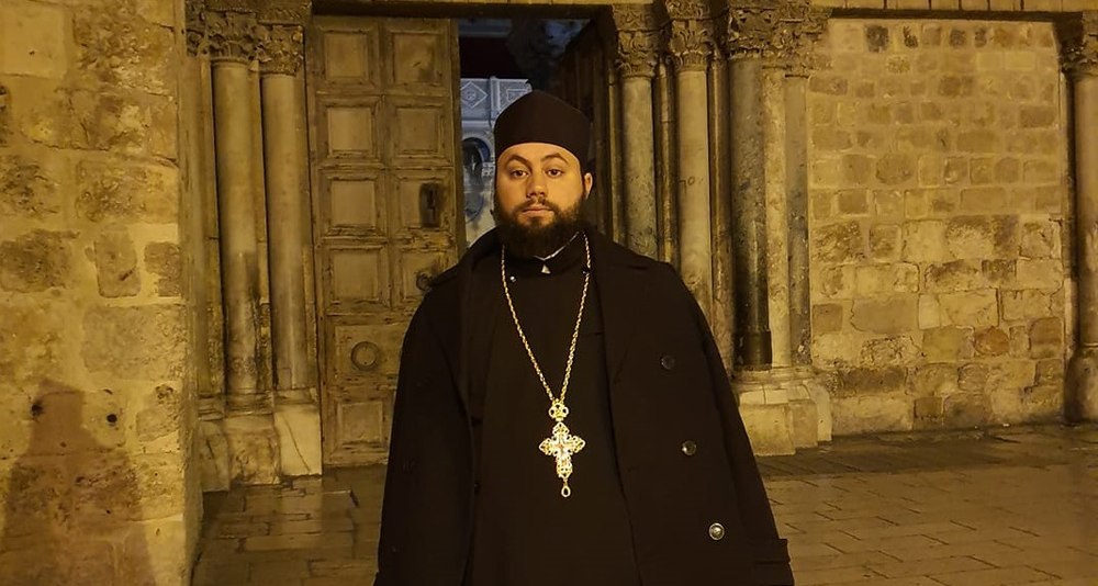 Un călugăr fals, prins la cerșit, va fi despăgubit de Poliția locală Vaslui. Bărbatul va candidat și pentru un loc în Parlament