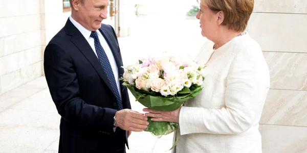 angela merkel vladimir putin 18 mai 2018 soci rusia foto getty images