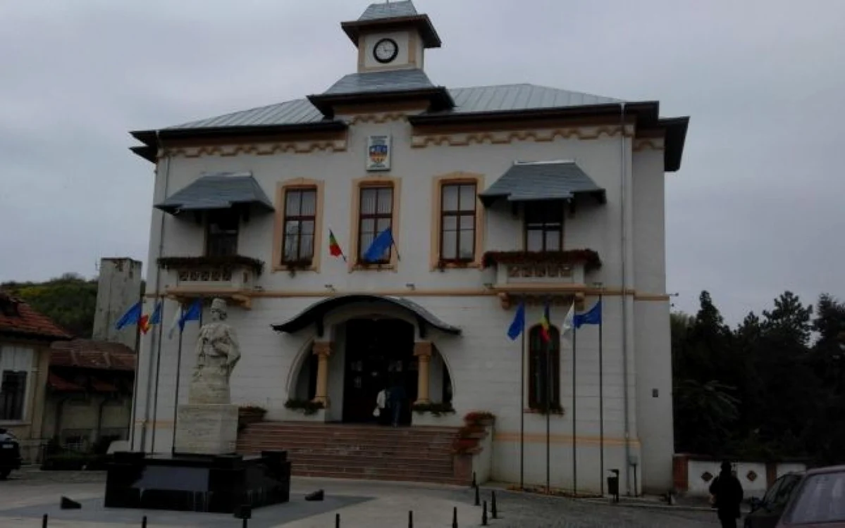 Primăria Slatina împarte în acest an cu 300.000 lei mai puţin decât anul trecut