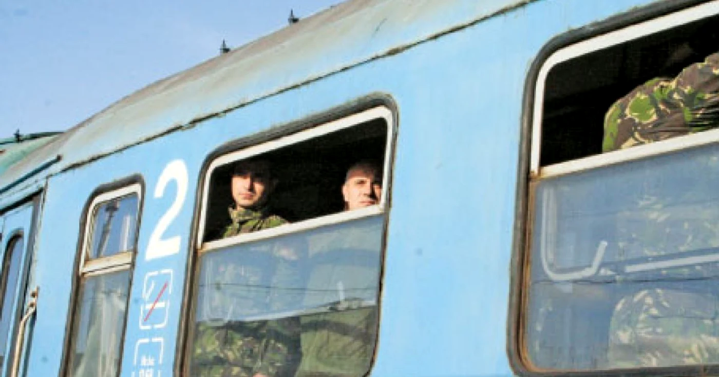 Soldaţii de la Cincu au fost trimişi acasă cu Personalul