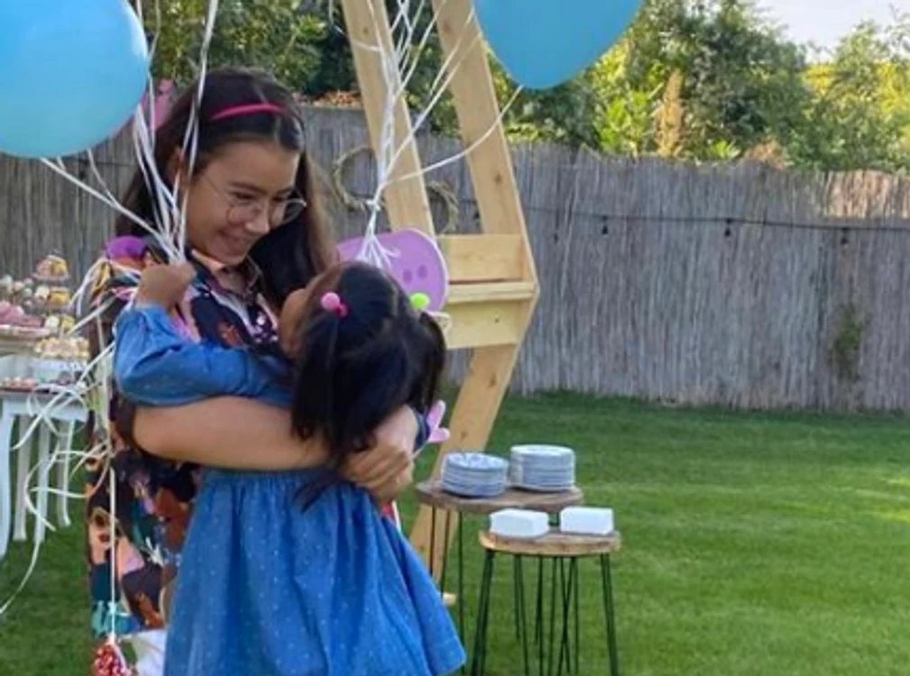 
    Maria (6 ani) și Irina (12 ani), cele două fete ale lui Victor Pontafoto: arhiva personală/Instagram  