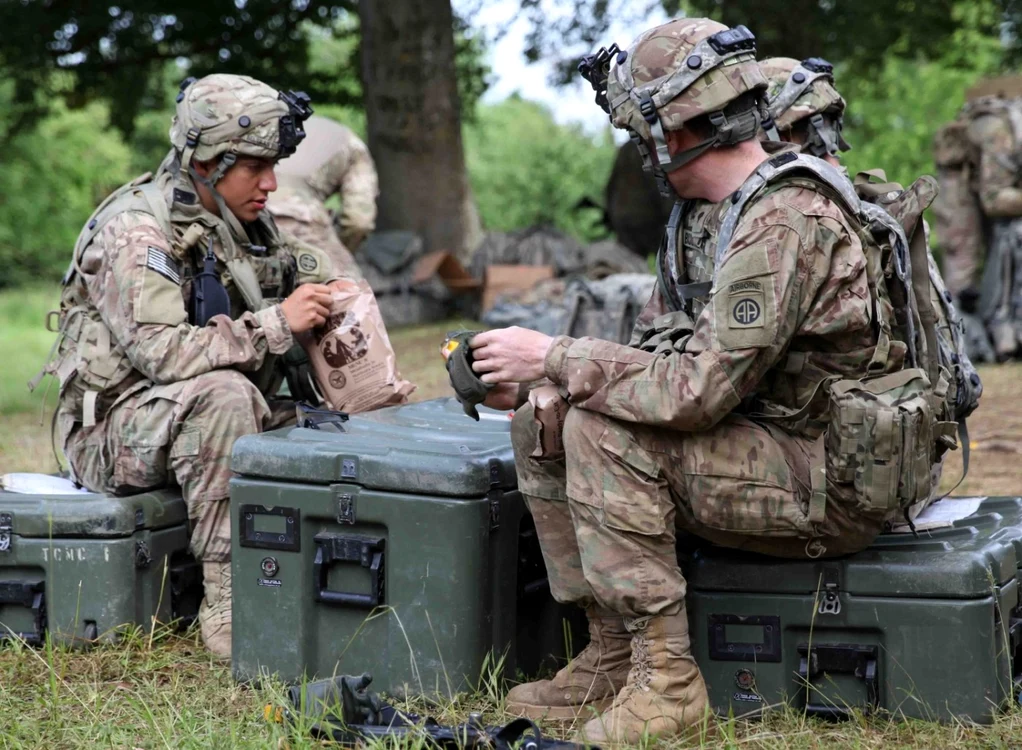 Militarii români vor avea raţii de luptă asemănătoare celor ale aliaţilor americani FOTO Defense Logistics Agency
