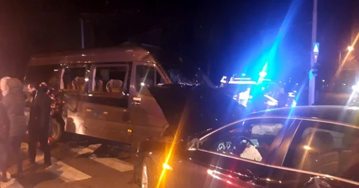 În accident au fost implicate patru vehicule