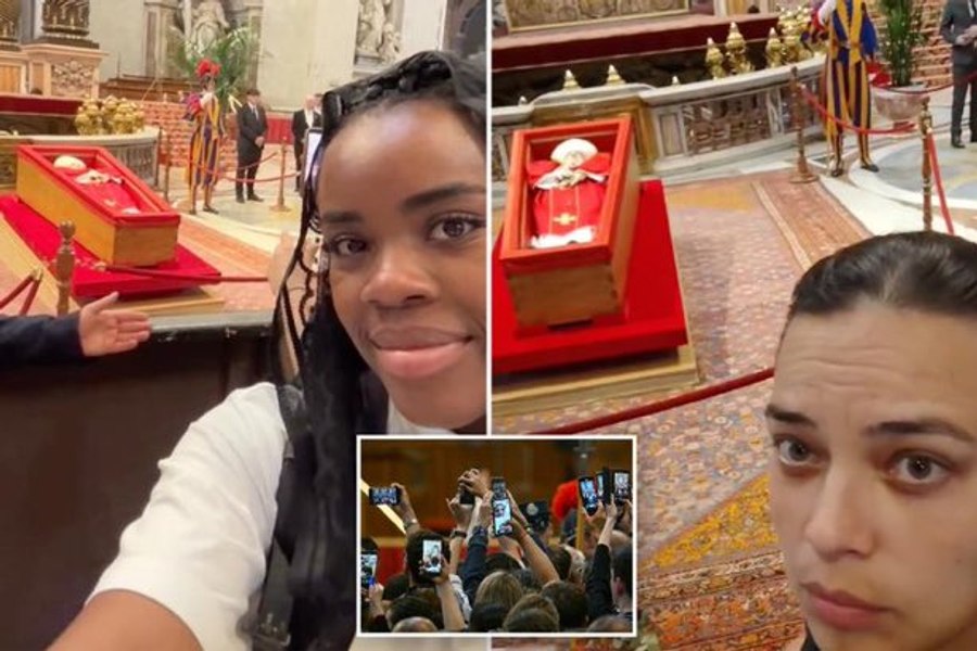 Vaticanul a interzis selfie-urile în fața sicriului deschis al Papei Francisc, după ce mai multe poze au fost publicate pe Internet