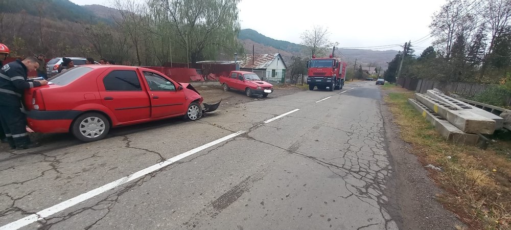 Patru persoane rănite într-un accident rutier produs în zona de munte a Buzăului