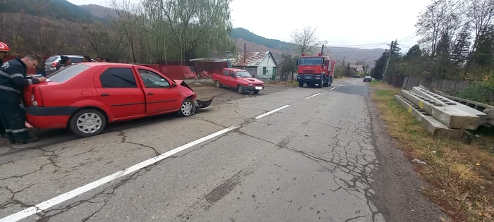 Patru persoane au fost rănite în coliziune. SURSA IPJ Buzău