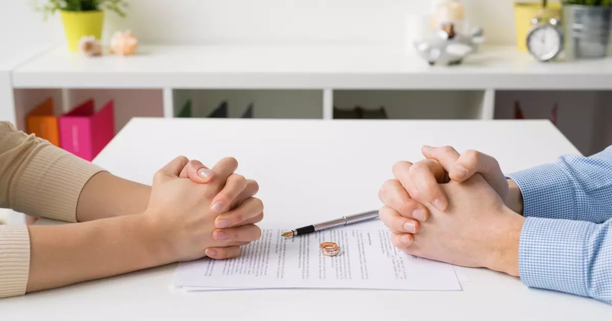 Soțiile ar putea păstra numele după divorț