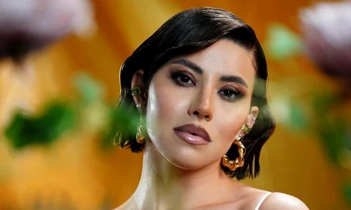 nicoleta nuca 3 JPG
