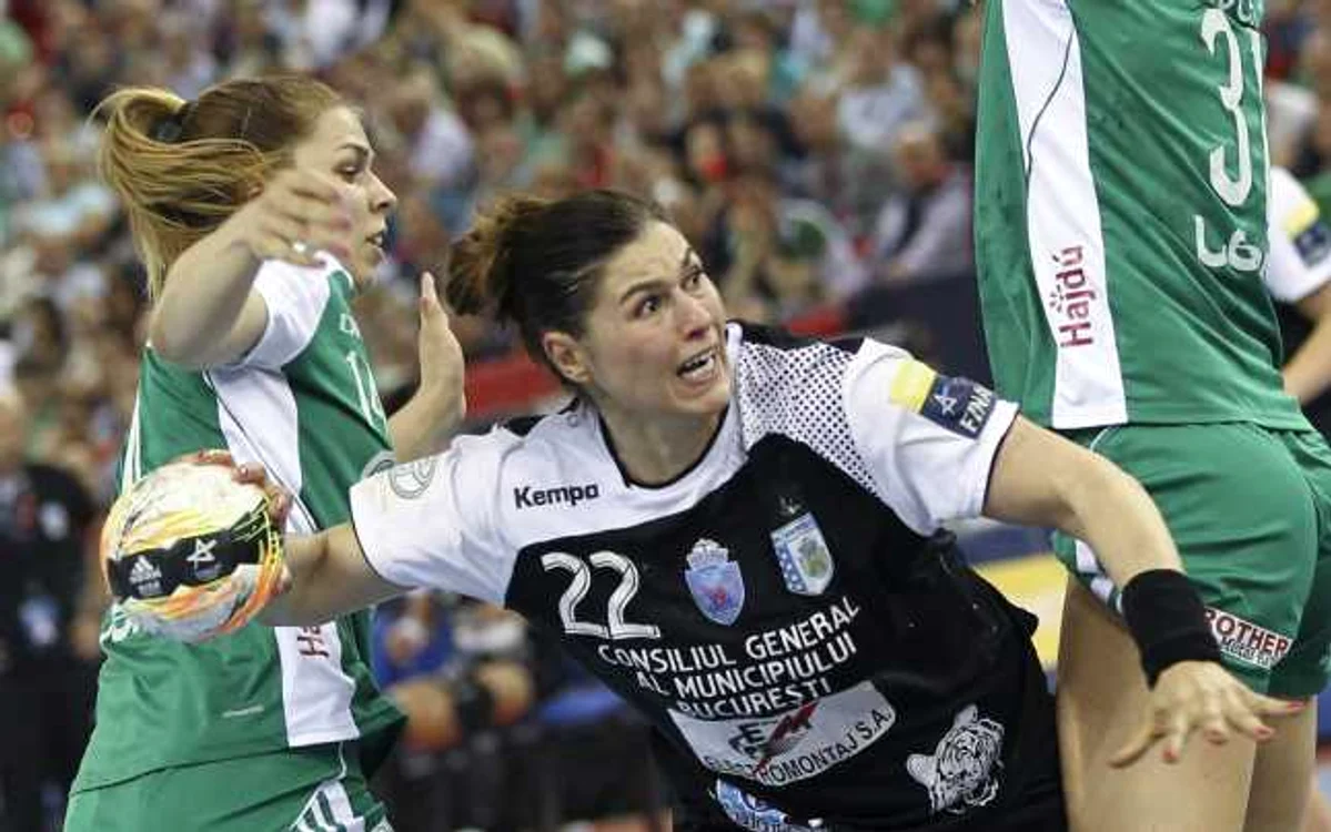 Oana Manea, una din veteranele clubului CSM Bucureşti