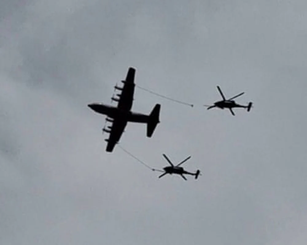 Momentul în care elicoptere de salvare ale SUA sunt atacate în Iran. Teheranul oferă 60.000 de euro pentru capturarea pilotului american