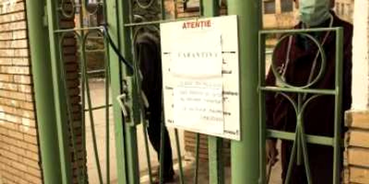 Peste 80 de hunedoreni au fost diagnosticaţi cu gripă porcină