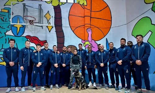 Rugbyștii prezenți la întâlnirea de la Mihai Viteazul   Rugby Romania jpg