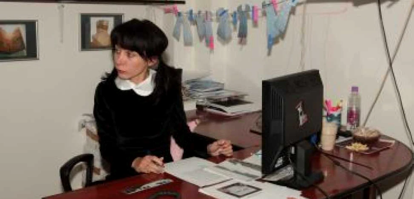Galaţi: Portret: Florina Zaharia, poeta care şi-a transformat oglinzile în cărţi