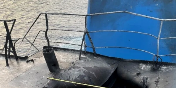 Gaura de aproape 2 m provocată de explozie pe puntea Mercer Street FOTO Armata SUA via G4Media.ro