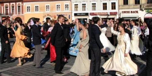 Participanţii la Festival au luat lecţii de dans timp de cinci săptămâni