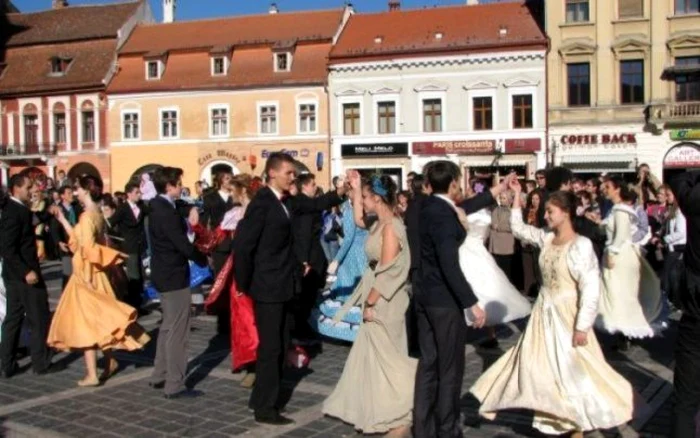 Participanţii la Festival au luat lecţii de dans timp de cinci săptămâni. FOTOArhivă.