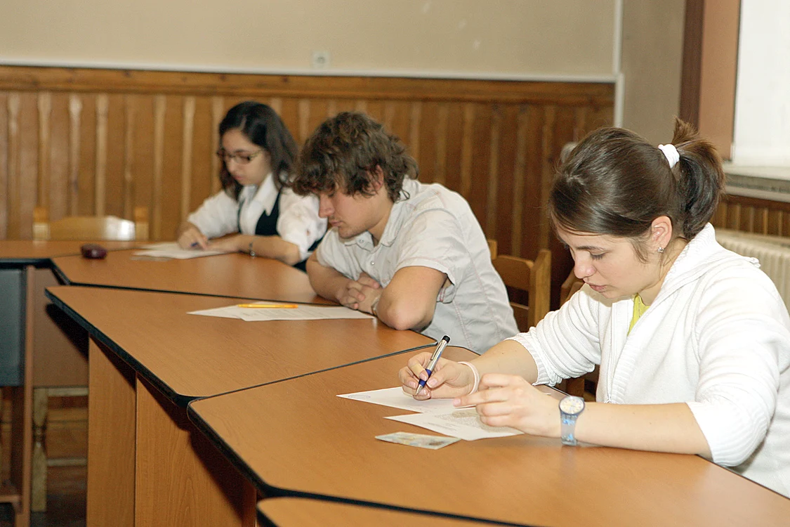 
    Examenele de admitere  la liceu şi la facultate ar  putea fi reintroduse  