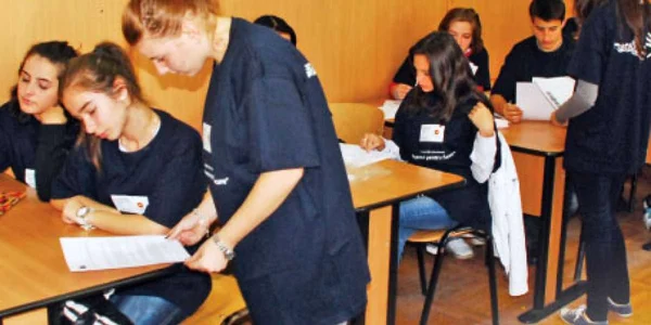 Elevii de la Liceul „Constantin Brâncoveanu“ contribuie direct la modernizarea liceului  