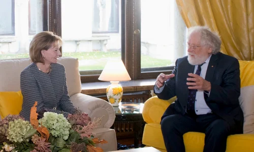 Majestatea Sa Margareta și profesorul Anton Zeilinger, laureat al Premiului Nobel pentru Fizică   Daniel Angelescu, Casa Majestății Sale  (3) jpeg