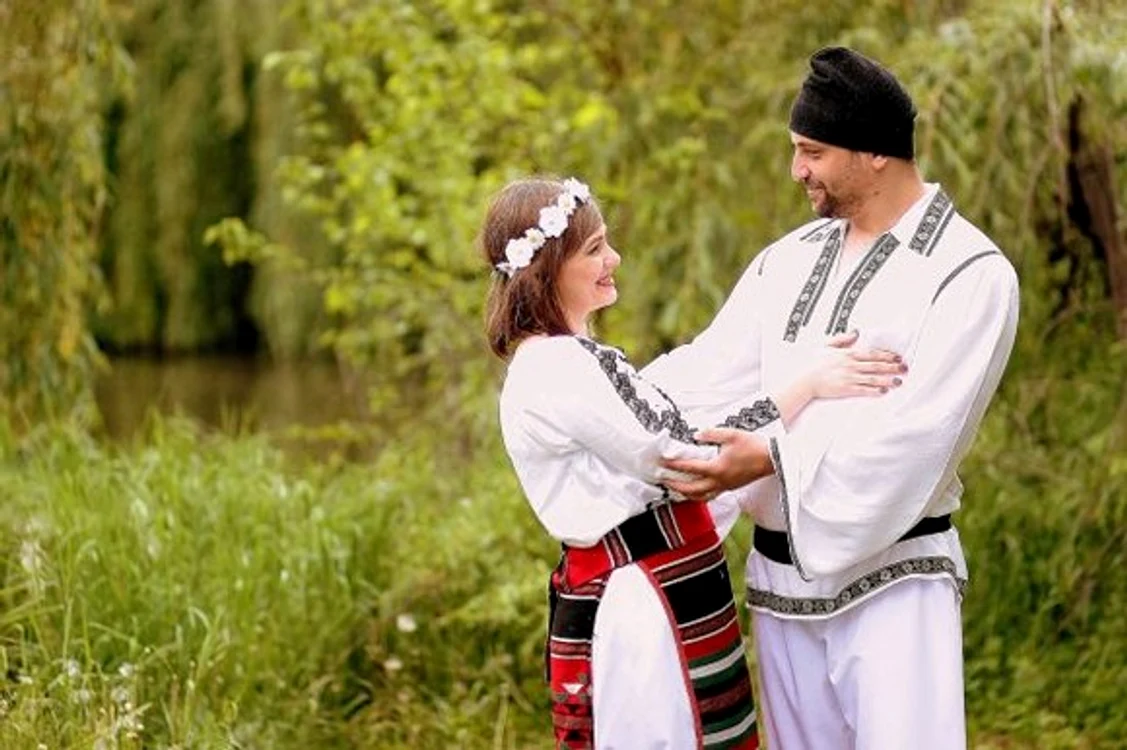 port traditional romanesc click jpeg