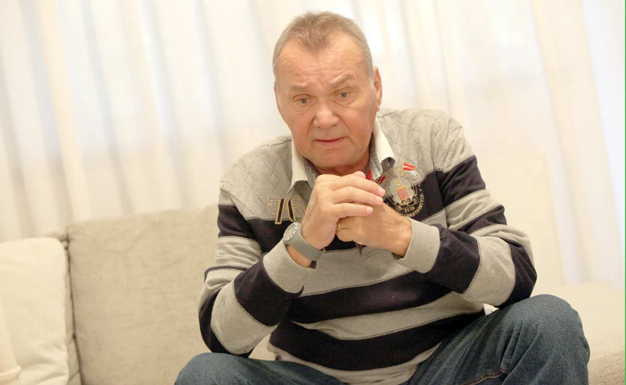 † Cornel Patrichi 1 aprilie 1944-5 aprilie 2016 Artistul a fost diagnosticat cu cancer pulmonar, în urmă cu doi ani. Ieri, inima lui a încetat să mai bată, în urma unei suferințe lungi și grele