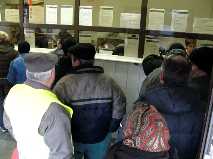 Sătmărenii se înghesuie să îşi achite facturile