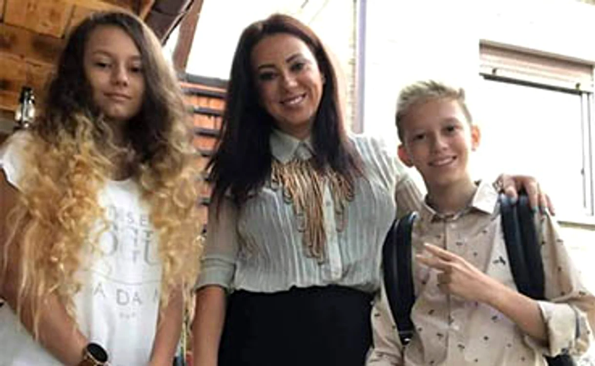 Larisa Drăgulescu și cei doi copii ai ei și ai lui Marian, Beatrice și Richard