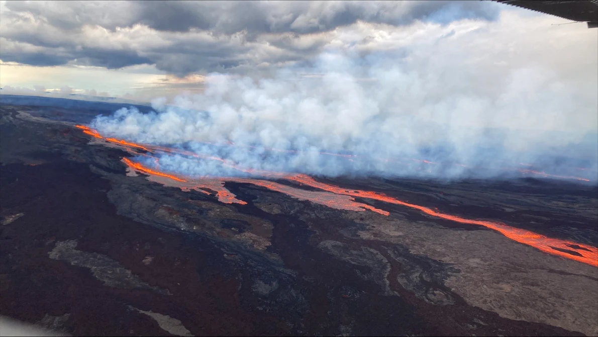 Mauna Loa a intrat în faza de erupție (foto: Facebook / USGS Volcanoes)