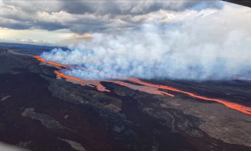 Mauna Loa a intrat în faza de erupție (foto: Facebook / USGS Volcanoes)