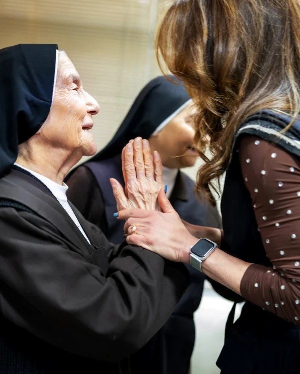 Regina Rania, în vizită la organizația caritabilă Mar Mansour, Foto Instagram (3) jpg