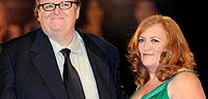 ¨Când scăpaţi de Berlusconi?¨ i-a întrebat Michael Moore pe italieni