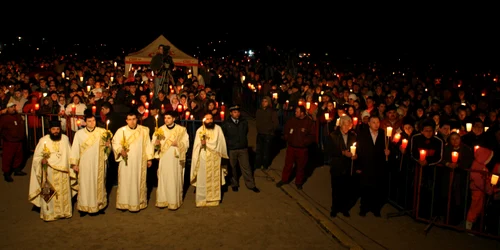 Plaja Modern, biserica în aer liber de la Înviere