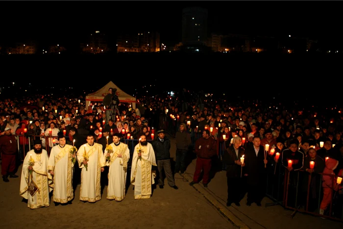Plaja Modern, biserica în aer liber de la Înviere