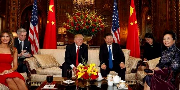 Cina Donald Trump Xi Jinping in Florida FOTO thatsmags.com