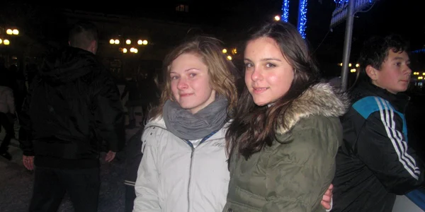 Noemi Mureşan (stânga) şi Vincze Vivien îşi doresc să patineze în fiecare zi