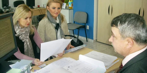 Tinerii vor primi fonduri nerambursabile pentru propriile afaceri