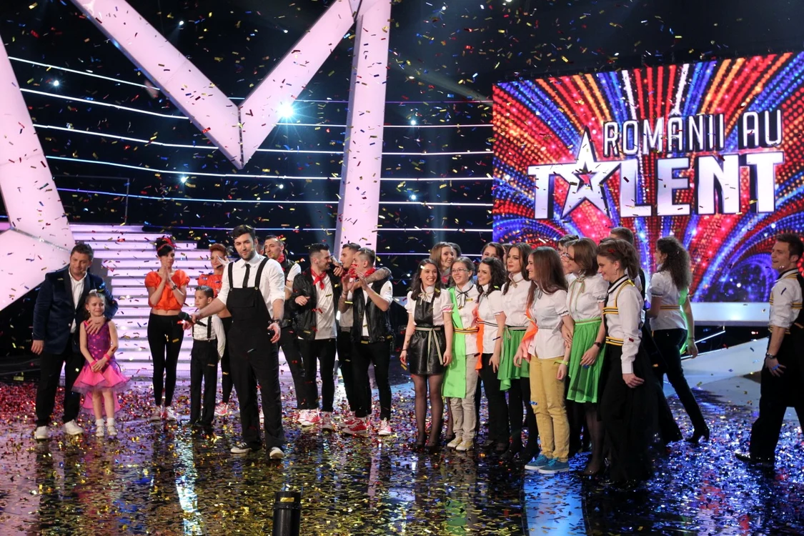 Fericiţii finalişti, pe scena talentelor
