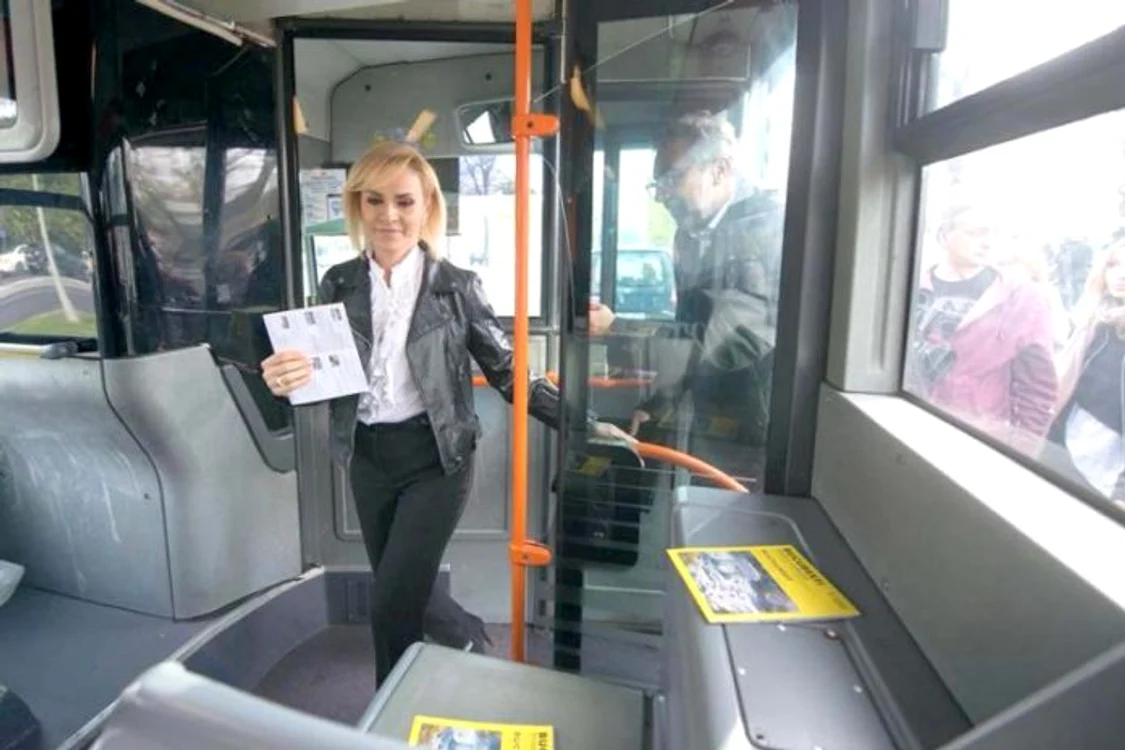 
    Gabriela Firea spune că din 18 mai se va urca în autobuze doar pe la ușa din față  