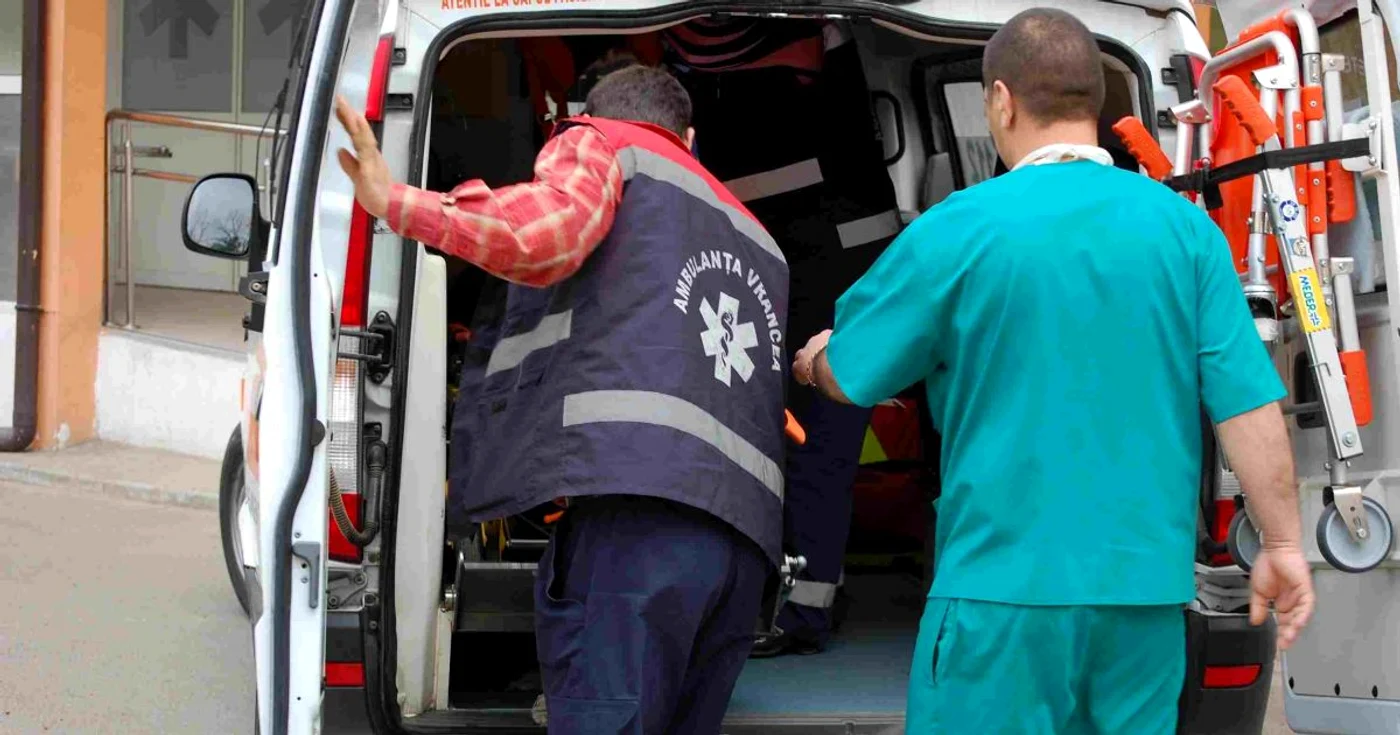 Bărbatul a fost dus de urgenţă la Spital